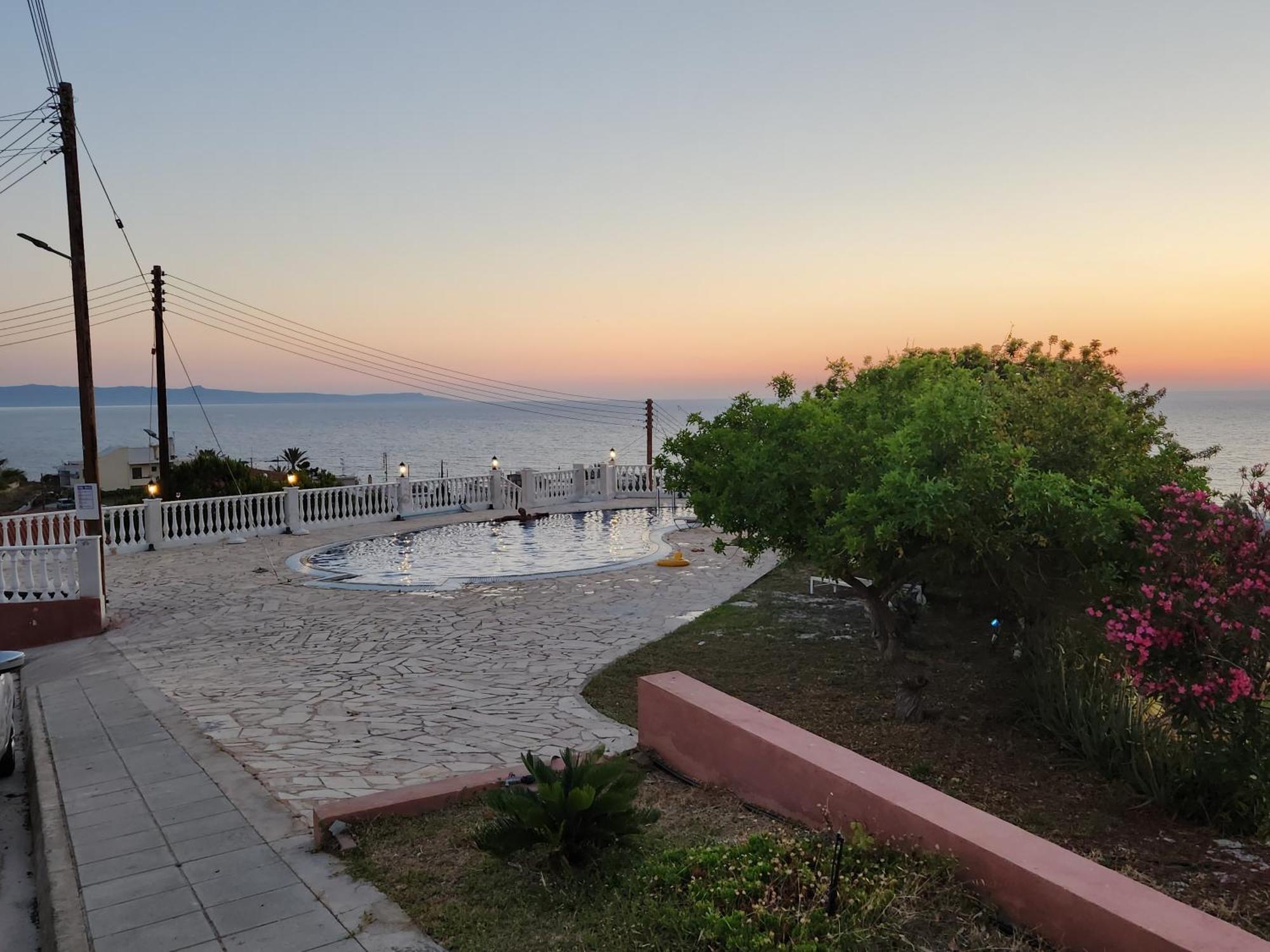 Serena Vacation Home ポモス エクステリア 写真
