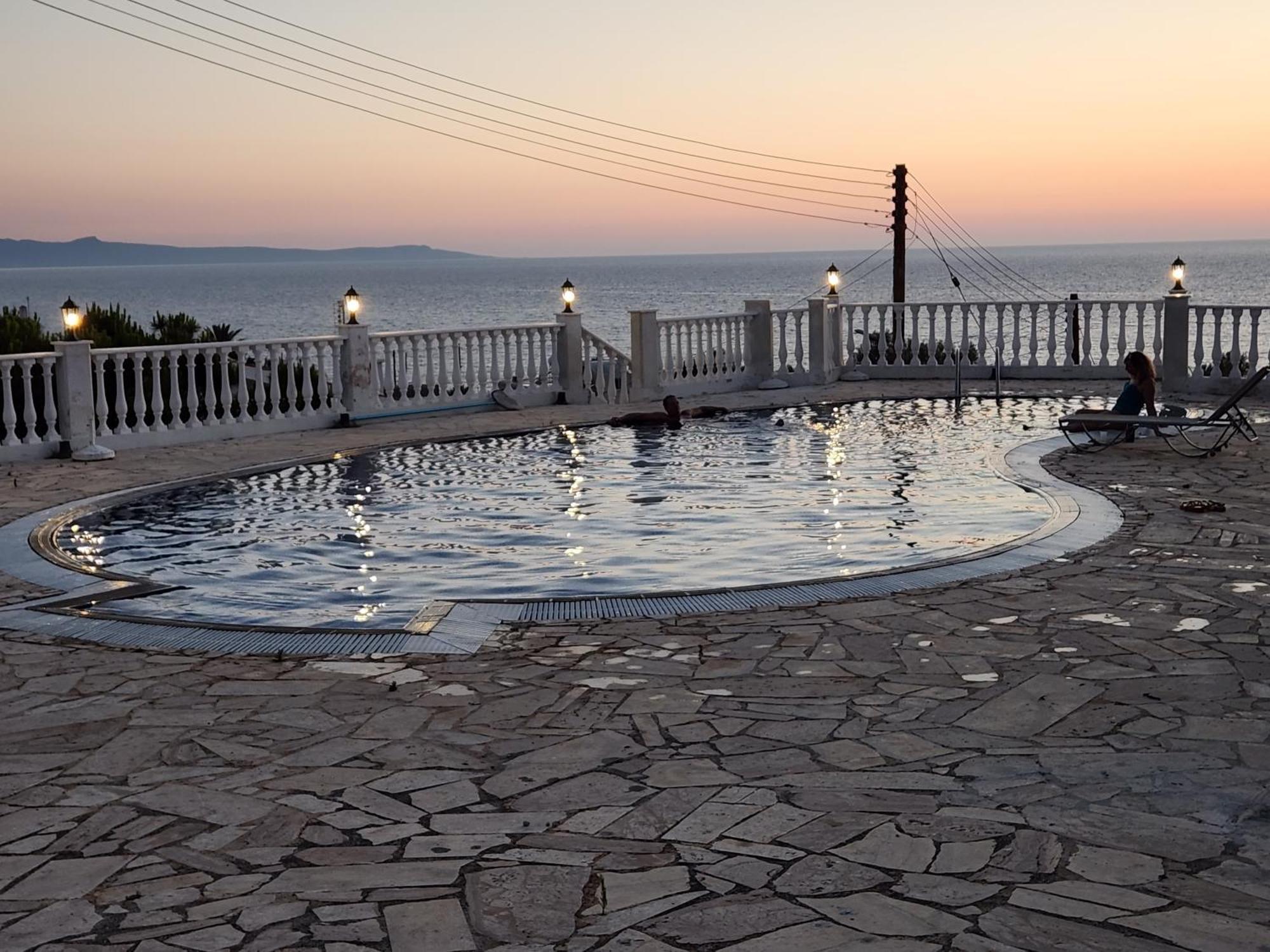 Serena Vacation Home ポモス エクステリア 写真